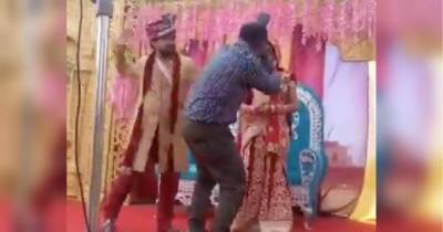 Ревнивый жених стукнул фотографа на свадьбе: реакция невесты восхитила сеть - fakty.ua - Украина - Индия