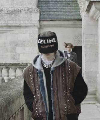 Рыцари-подростки в вязаных доспехах: новая коллекция Celine - skuke.net - Франция