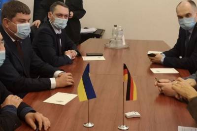 Германия выделит 13 млн евро на ремонт и оснащение медучреждений на востоке Украины - zik.ua - Украина - Германия - Киев