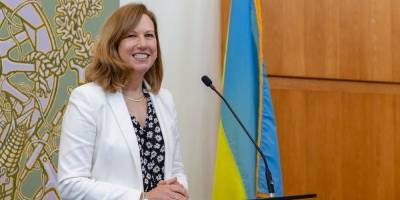 Кристина Квин - Штаты подарят Украине холодильник для ковид-вакцины - sharij.net - Сша