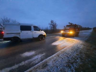 В Запорожской области в снегу застрял автобус с пассажирами - inform.zp.ua - Запорожская обл.