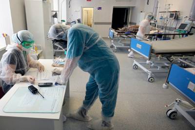 В России за сутки умерли 333 человека с коронавирусом - lenta.ru - Россия