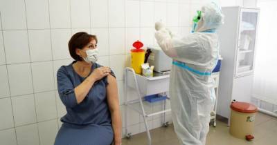 Ярослав Кучер - В рамках "каскадной вакцинации" в Украине прививки получили уже свыше трех тыс. человек - dsnews.ua