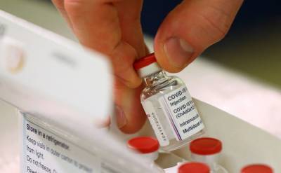 Мен Пангалос - Компания AstraZeneca анонсировала новое поколение COVID-вакцины - 24tv.ua