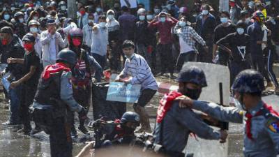 Аун Сан Су Чжи - Насилие против участников мирных акций протеста в Мьянме - ru.euronews.com - Россия - Франция - Италия - Евросоюз - Бирма