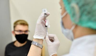 Владимир Путин - Вероника Скворцова - Путин заявил об эффективности российских вакцин от мутаций коронавируса - tvc.ru