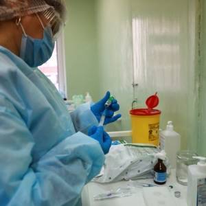 В Запорожье 97 медработников сделали прививки от коронавируса - reporter-ua.com - Запорожье - Запорожская обл.
