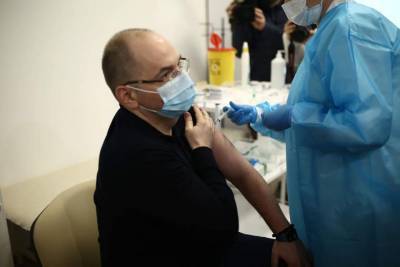 Максим Степанов - Степанов объяснил, почему медики отказываются делать COVID-прививку - news.bigmir.net