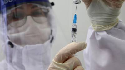 В Катаре вакцину от COVID-19 можно получить, не выходя из автомобиля - mir24.tv - Катар