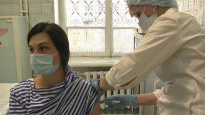 Эпидситуация в России улучшается благодаря вакцинации и целому комплексу мер - 1tv.ru - Россия