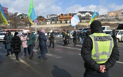Протестующие заблокировали курорт Буковель - korrespondent.net - Киев - Ивано-Франковская обл.