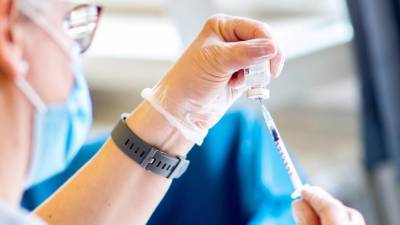 Несколько смертей после вакцинации от COVID-19: препарат может вызывать тромбоз? - germania.one - Австрия - Дания - Берлин