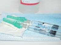Дания приостановила применение вакцины AstraZeneca после образования смертельных тромбов у нескольких привитых - rusjev.net - Евросоюз - Дания