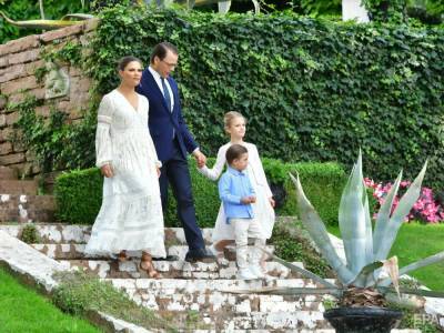 наследная принцесса Виктория - принц Даниэль - принц Оскар - Шведская кронпринцесса и ее супруг заболели COVID-19 - gordonua.com - Швеция
