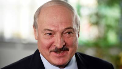 Александр Лукашенко - Лукашенко заявил, что пока не собирается вакцинироваться от коронавируса - gazeta.ru - Молодечно