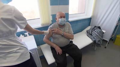 Вести-Москва. Все больше московских пенсионеров хотят вакцинироваться от коронавируса - vesti.ru - Москва