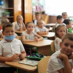 В Ужгороде из-за коронавируса приостанавливают обучение в 1-4 классах - reporter-ua.com - Ужгород