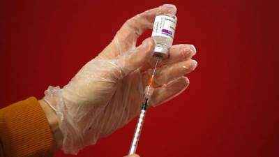 Компания AstraZeneca считает недоказанными данные о возникновении тромбов от вакцины - m24.ru