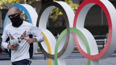 Томас Бах - МОК решил не настаивать на вакцинации участников Олимпийских игр в Токио - iz.ru - Израиль - Токио