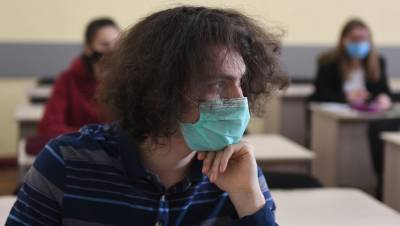 Россияне уменьшили расходы на медицинские маски, несмотря на коронавирус - gazeta.ru