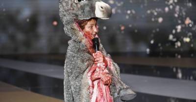 Жан Кастекс - Корина Масьеро - Французская актриса появилась на кинопремии в костюме осла в знак протеста - skuke.net - Франция