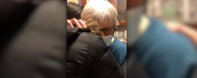 Пожилая американка получила от врача задание обнять внучку - runews24.ru - Нью-Йорк