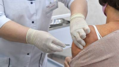 Тяжелых реакций на вакцину от COVID-19 не выявлено ни у одного жителя Петербурга - nation-news.ru - Петербурга