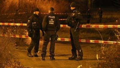 В Германии 12 полицейских ранены на акции против коронавирусных ограничений - eadaily.com