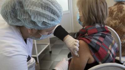Франс Тиммерманс - Стратегию вакцинации в Европе признали ошибочной - vesti.ru