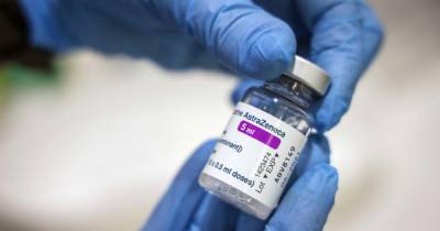 AstraZeneca настаивает на безопасности вакцины после отказов стран ЕС - ren.tv - Евросоюз