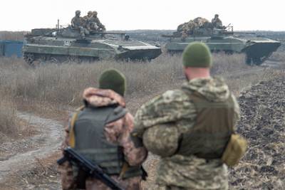 Стало известно о полной боевой готовности украинских войск в Донбассе - lenta.ru