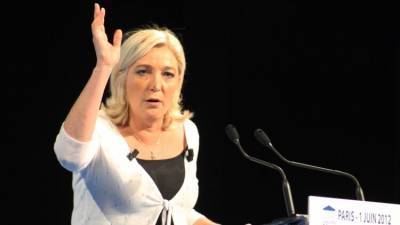 Александр Рар - Марин Ле-Пен - Рар: не исключено, что Марин Ле Пен, победив на выборах, может вывести Францию из ЕС - polit.info - Франция - Евросоюз - Брюссель