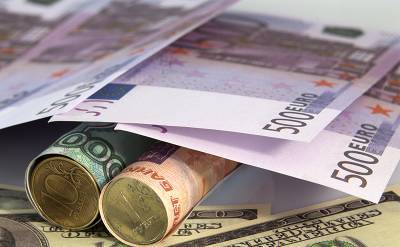 Курс евро к рублю достиг минимума с августа 2020 года - svpressa.ru - Россия