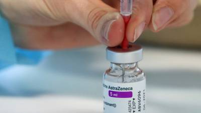 Каролина Дариас - Испания приостанавливает использование вакцины AstraZeneca - russian.rt.com - Франция - Италия - Испания
