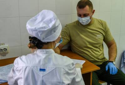 Более 300 военнослужащих Ленобласти, которые будут участвовать в Параде Победы, вакцинировались от коронавируса - online47.ru - Ленобласть обл.