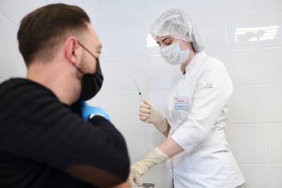 Объявлены сроки запуска в оборот третьей российской вакцины от COVID-19 - tvc.ru - Россия