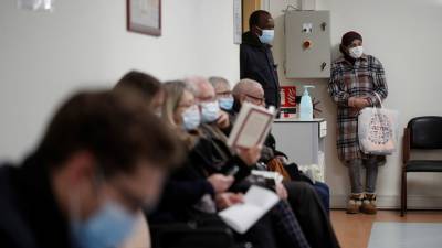 Во Франции за сутки выявили почти 30 тысяч случаев коронавируса - russian.rt.com - Франция