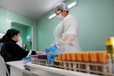 В России выявили 8998 новых случаев коронавируса - lenta.ru - Россия
