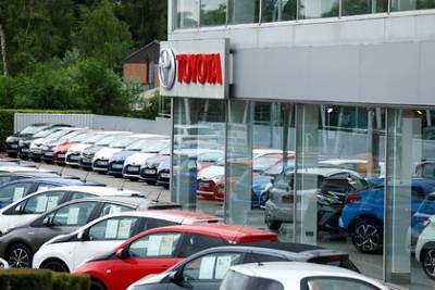 В Европе рекордно обрушились продажи машин - lenta.ru - Франция - Италия - Испания