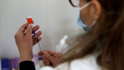 Борис Джонсон - Маргарет Кинан - В Британии первую дозу вакцины получили 25 миллионов человек - svoboda.org - Англия