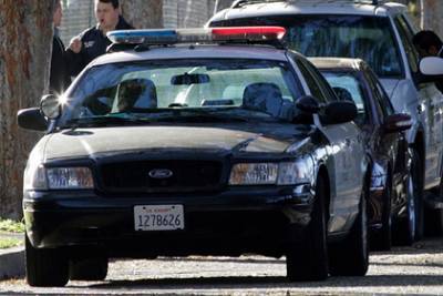 Женщина вызвала полицию из-за слишком откровенных нарядов соседки - lenta.ru - Лос-Анджелес