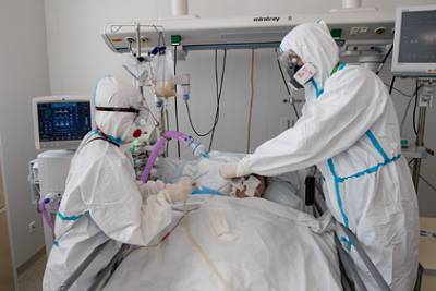 В России умерли 460 пациентов с коронавирусом - lenta.ru - Россия
