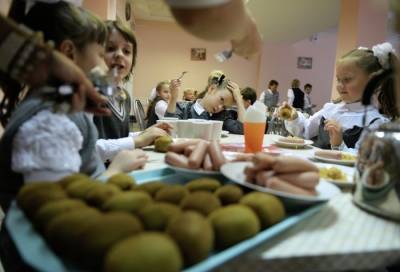 Магаданские депутаты оценят качество горячего питания в школах региона - interfax-russia.ru - Магадан - Магаданская обл.
