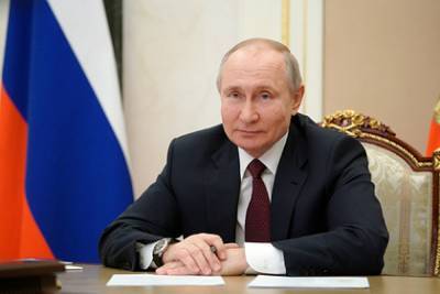 Владимир Путин - Путин оценил отмену запретов в Крыму словами «нельзя считать, что все закончилось» - lenta.ru - Россия - республика Крым