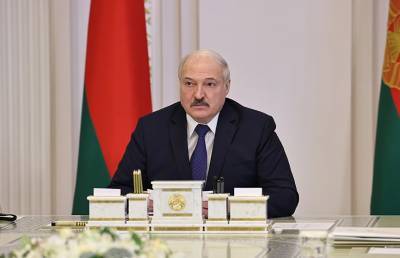 Лукашенко: Вот эти вбросы в интернет – персональные данные, угрозы семьям, детям – это должно вырезаться каленым железом - ont.by