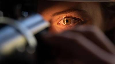 Врачи назвали сухость глаз признаком серьезного заболевания - iz.ru - Израиль
