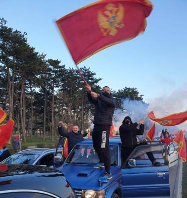 Черногорские националисты отметили свой провал автомобильной... - politnavigator.net - Никшич