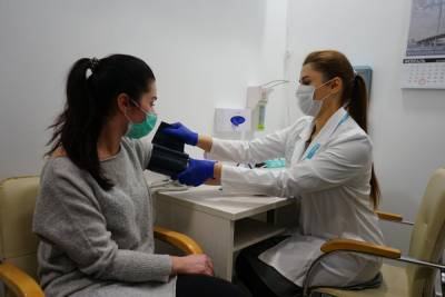 Людям с ревматическими заболеваниями рекомендовали вакцинироваться - abnews.ru - Россия