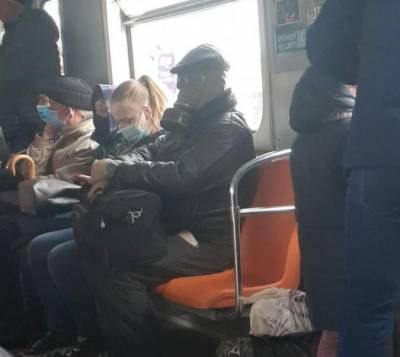 К локдауну готов: в метро Киева заметили мужчину в противогазе - news.bigmir.net - Киев