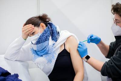ВОЗ сделала выводы о безопасности вакцины AstraZeneсa - tvc.ru